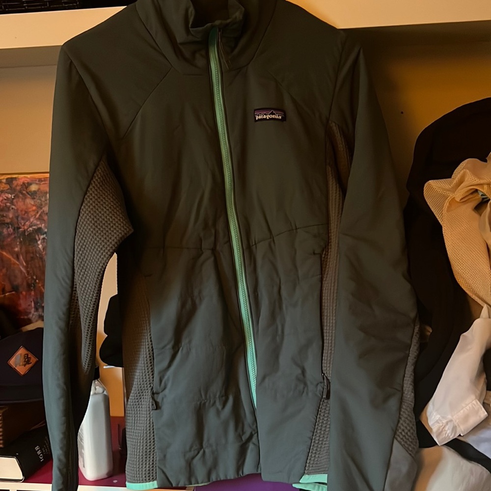 Patagonia Nano Air lightweight breathable jacket. Size Medium